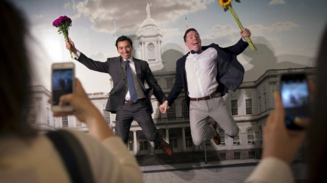 Еднополовите двойки в САЩ са похарчили 1,3 млрд. долара за сватби за година