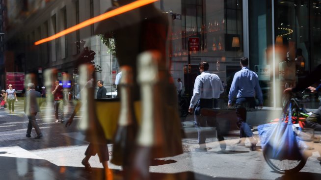 Wall Street отваря с леки ръстове, Nasdaq е напът да завърши месеца с повишение от 8%*