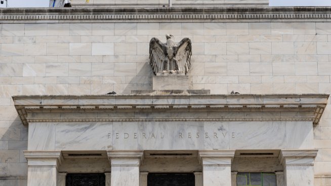 Какви са рисковете от овладяването на Фед от Тръмп?