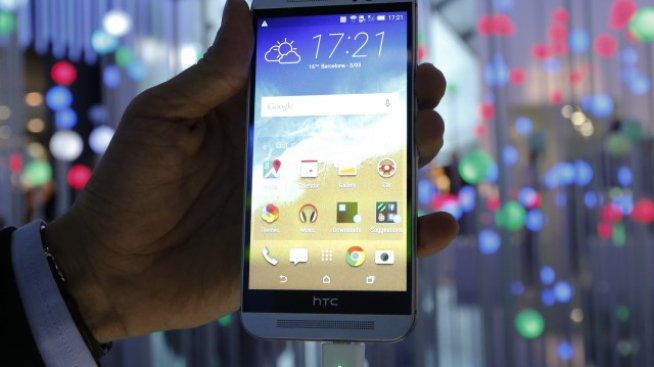 Акциите на HTC се сринаха до 10-годишно дъно 