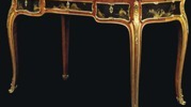 Бюро на любовница на Луи XV е топ предложението на търг на Christie's