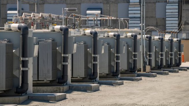 Поевтиняването на батериите ще промени ли пазара за съхранение на енергия?