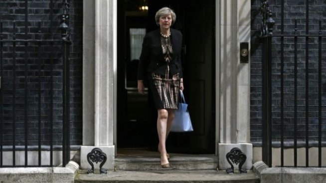 Тереза Мей рискува поста си, заради позиции в преговорите за Brexit