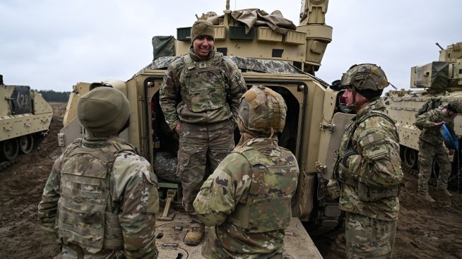 САЩ са информирали Европа за съкращения на военната помощ