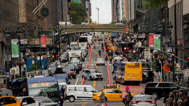 Tesla поглежда към Ню Йорк в стремежа си да разшири услугата си с роботаксита