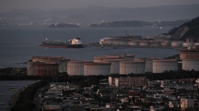 Цената на петрола се изстреля до близо триседмичен връх*