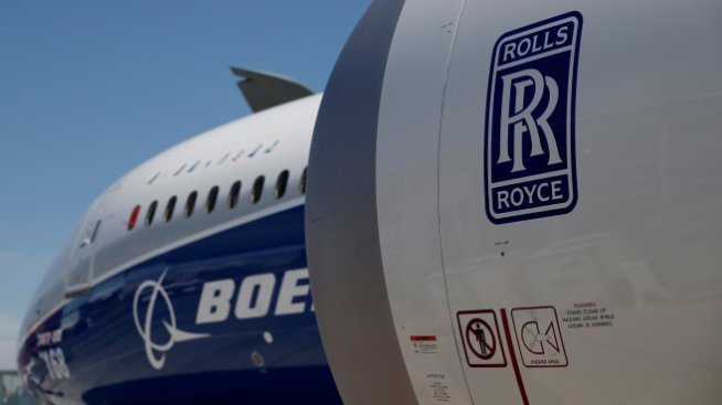 Инспектират самолетните двигателите на Rolls-Royce, използвани от Boeing