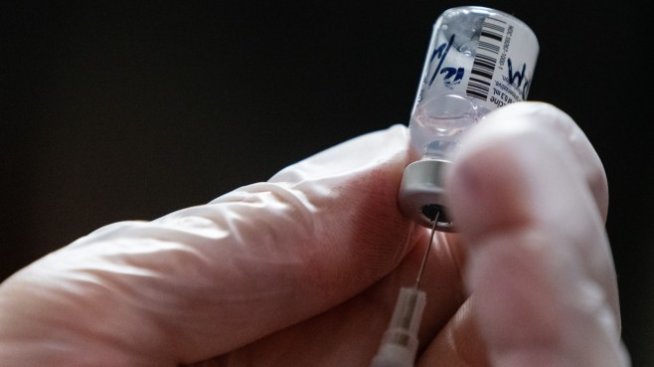 Азиатските капиталови пазари се фокусират върху COVID ваксините през 2021 г.