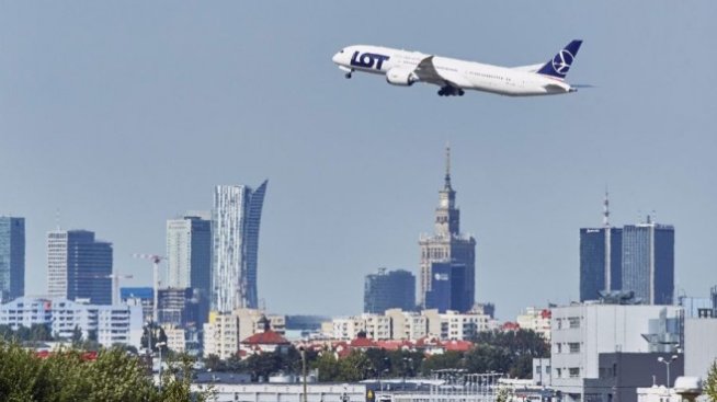 Полската национална авиокомпания LOT си отдъхва