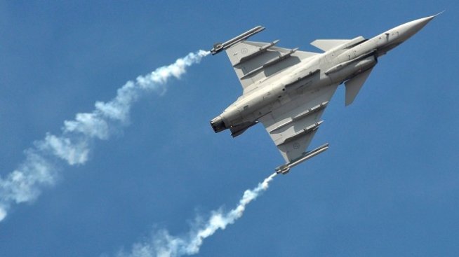 Следващият кабинет ще преговаря за новите изтребители