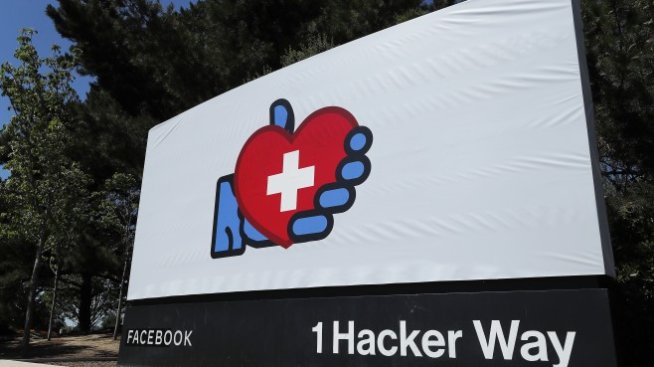 Facebook попълва редиците на своите интернет съдии 