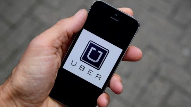Uber и Daimler сключват партньорство за автономни коли