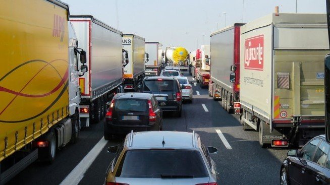 Над 60% от софиянци отиват на работа с автомобил