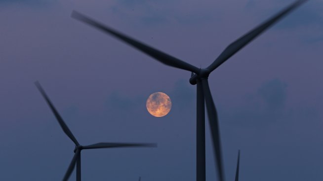 Търговете ще определят дали Великобритания ще постигне целите си за вятърна енергия