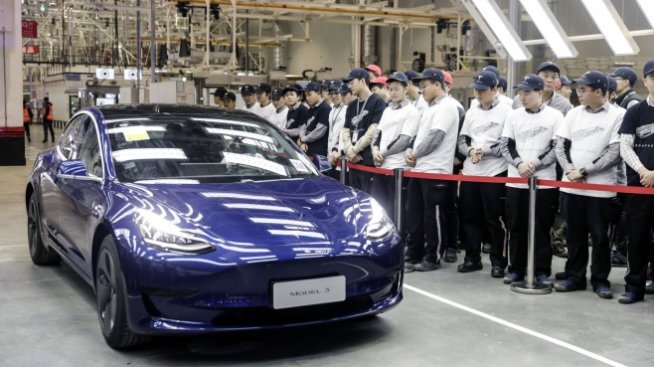 Tesla прави корекции по производствения си процес в Китай