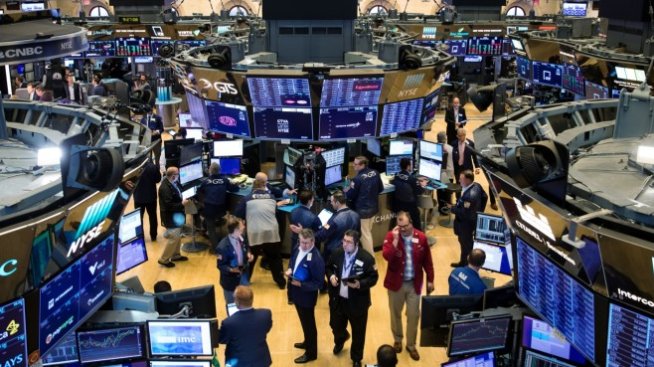 Данните за безработицата в САЩ окрилиха индексите на Wall Street