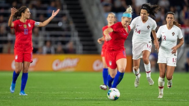 Дискриминирани ли са в заплатите състезателките от футболния отбор на САЩ?