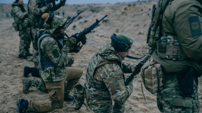 Украйна обвини Беларус, че струпва части от армията си по общата им граница