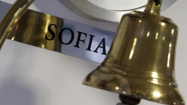 БФБ на червено на фона на оставката на кабинета