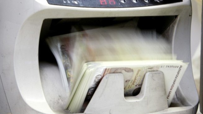 Спестяванията на домакинствата нарастват със 7% на годишна база през юли 