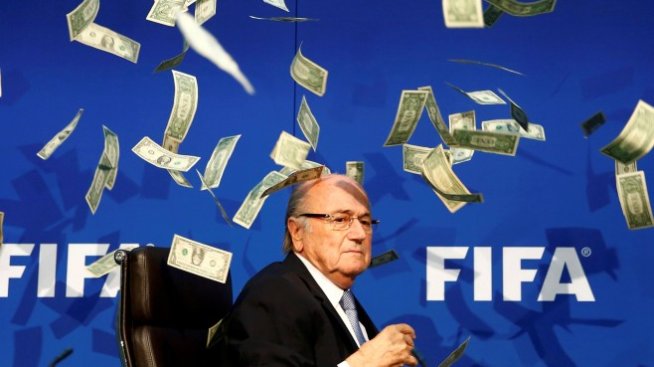 Fifa съди Блатер и Платини за 2 млн. долара неправомерни плащания