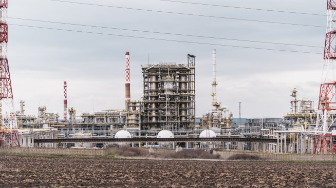Атака с украински дрон предизвика пожар в петролна рафинерия в Москва