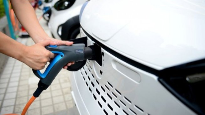 Китай удължава до края на 2020 г. данъчната отстъпка за покупка на електромобили