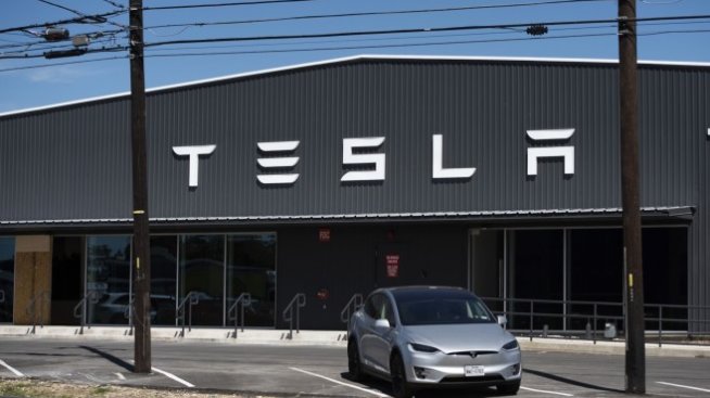 Tesla загуби 199 млрд. долара от пазарната си капитализация