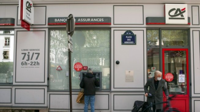 Credit Agricole повишава по-силно от очакваното печалбата си