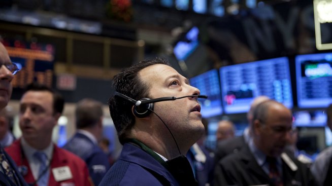 Надеждите за скорошно понижение на лихвите окрилиха индексите на Wall Street