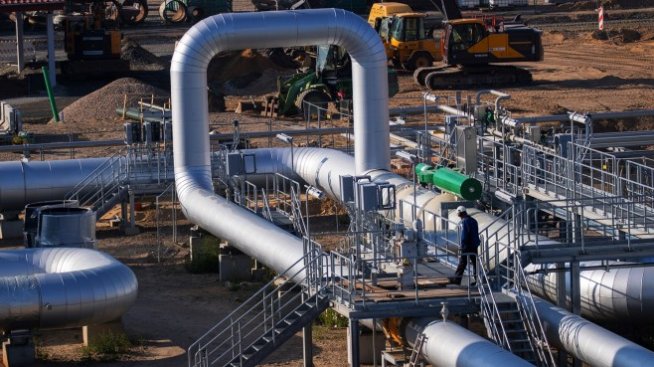 България обсъжда допълнителни доставки на газ от Азербайджан