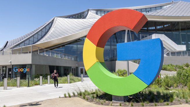 Google е сключвала сделки с компании, за да блокира конкурентни магазини за приложения?