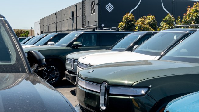 Контролът върху разходите свива тримесечната загуба на Rivian