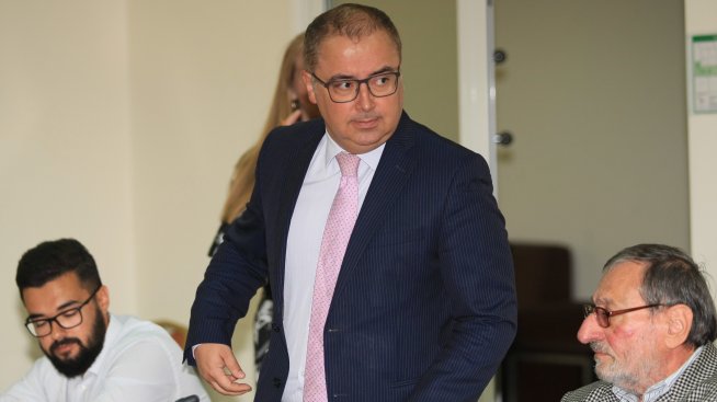 Народното събрание прие оставката на зам.-председателя на КФН от втория път