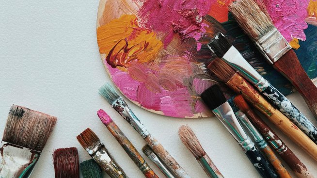 Ирландия планира постоянен базов доход от 1500 долара месечно за артистите