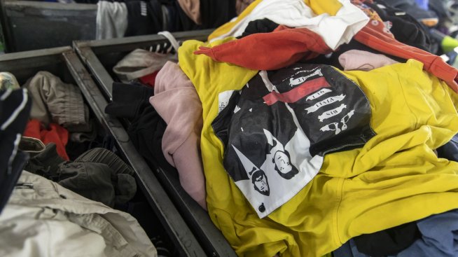 Отпадъци от Adidas, Walmart и други брандове захранват тухлени пещи в Камбоджа