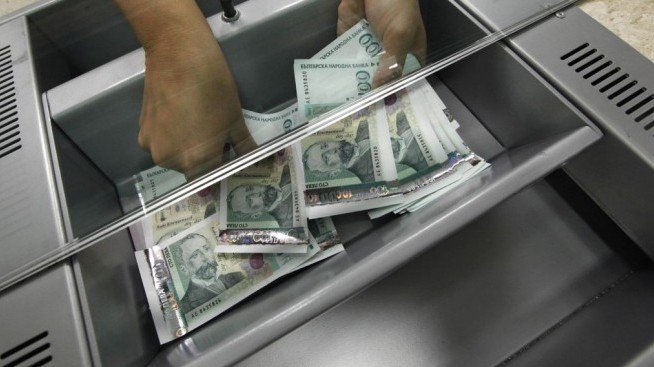 Потребителските кредити се увеличиха с 15,9% за една година