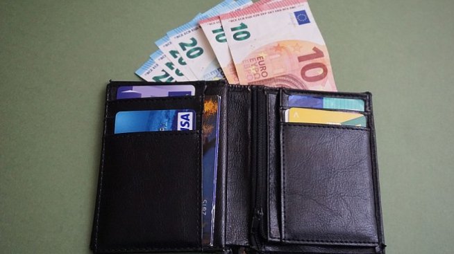 ЕС разследва дали има картел, засягащ цените на самолетните билети