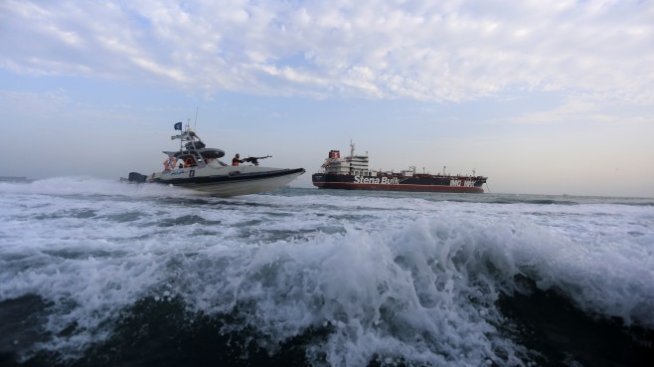 САЩ притискат Германия да защити търговията в Ормузкия проток