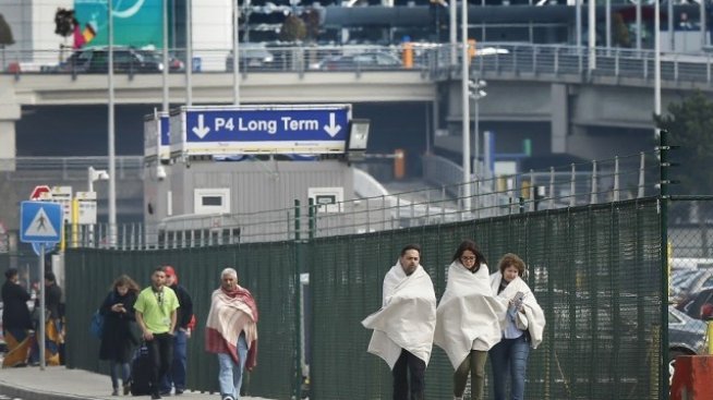 Брюкселското летище отвори частично залата за заминаващи