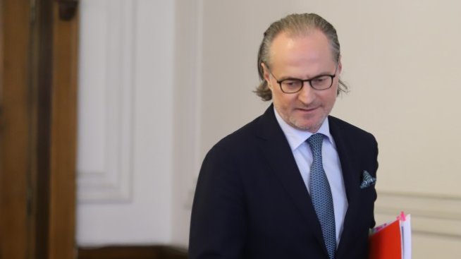 Председателят на ВКС Лозан Панов се включва в президентската надпревара