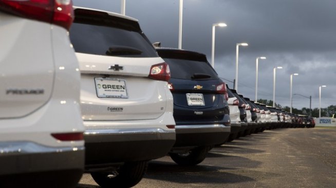 Недостигът на чипове потопи приходите от продажби на GM