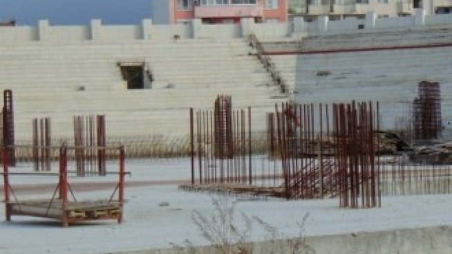 Правителството пренасочва парите за нов самолет към стадиони и спортни зали 