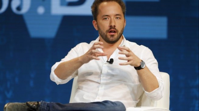 Apple се интересува от Dropbox или Box?