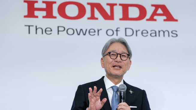 Honda коригира надолу инвестициите и целите за електрификация заради слабото търсене