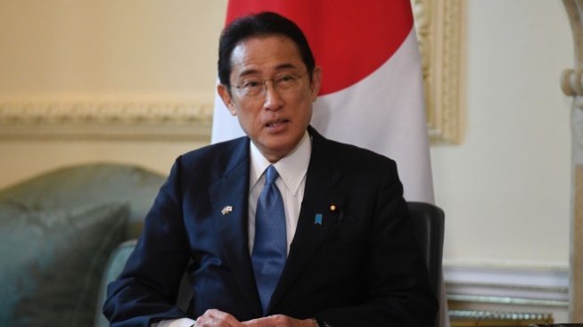 Японският премиер ще се сблъска с най-големия си инвестиционен тест у дома