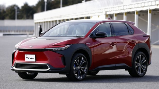 Toyota ще отдава на лизинг своя първи изцяло електрически автомобил в Япония