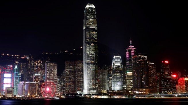  Туристическият поток в Хонконг се е свил с рекордните 43,7 % през октомври