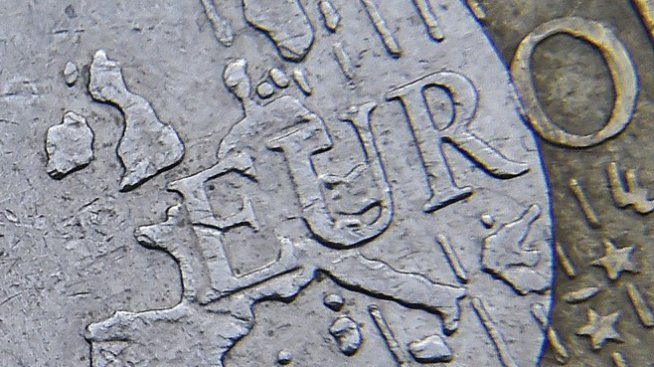 Твърдият Brexit е заплаха не само за паунда, но и за еврото