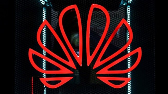 Huawei дава 1,5 млрд. долара на разработчици 